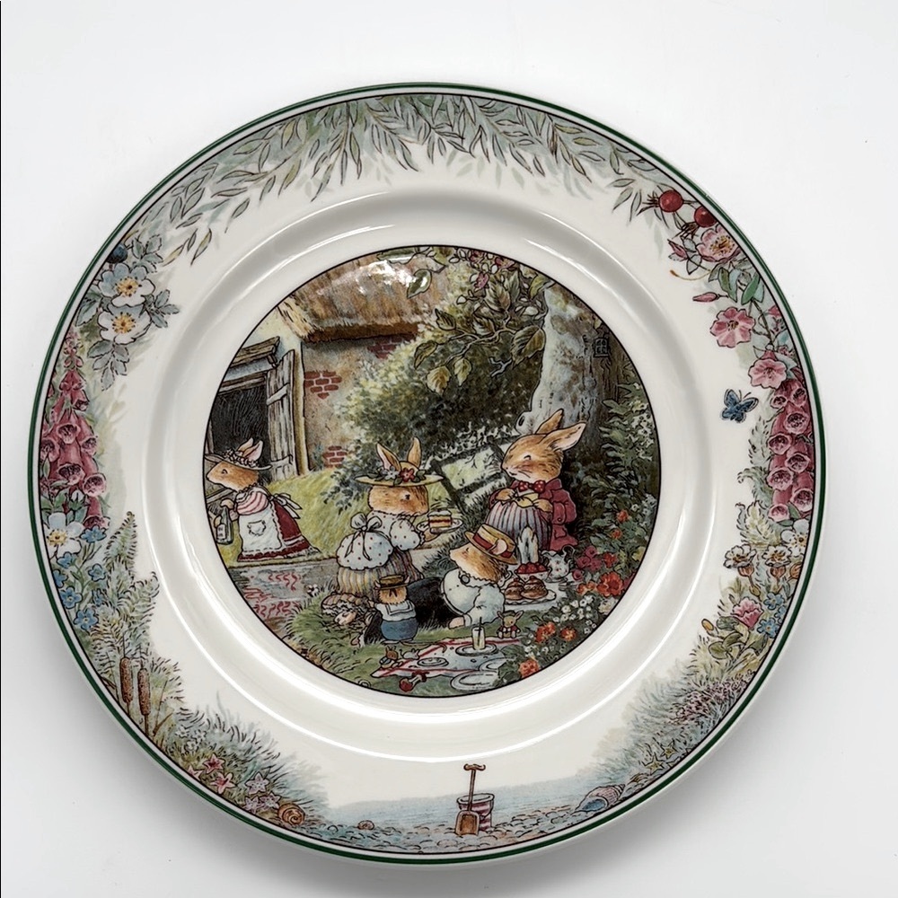 Vintage Villeroy & Boch Foxwood Tales 8” Salad/Dessert Plate “Picnic”